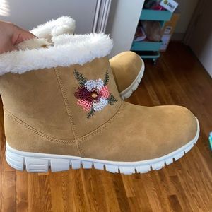 Comfort view Tan Boots